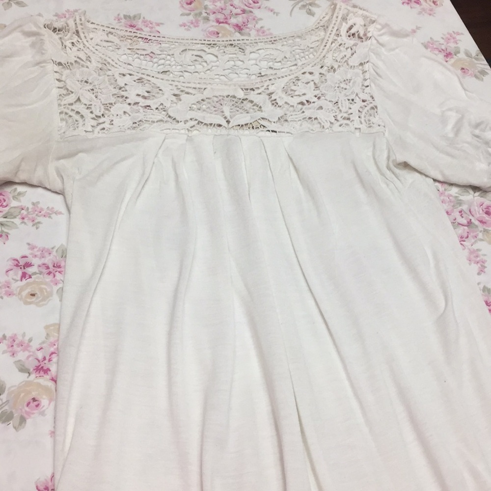 Cream/white lace top